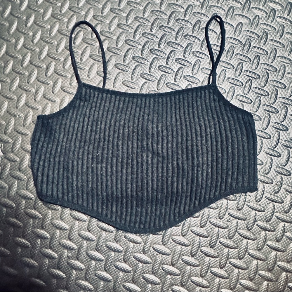 NWOT Zara women’s black rib knit crop top size Large